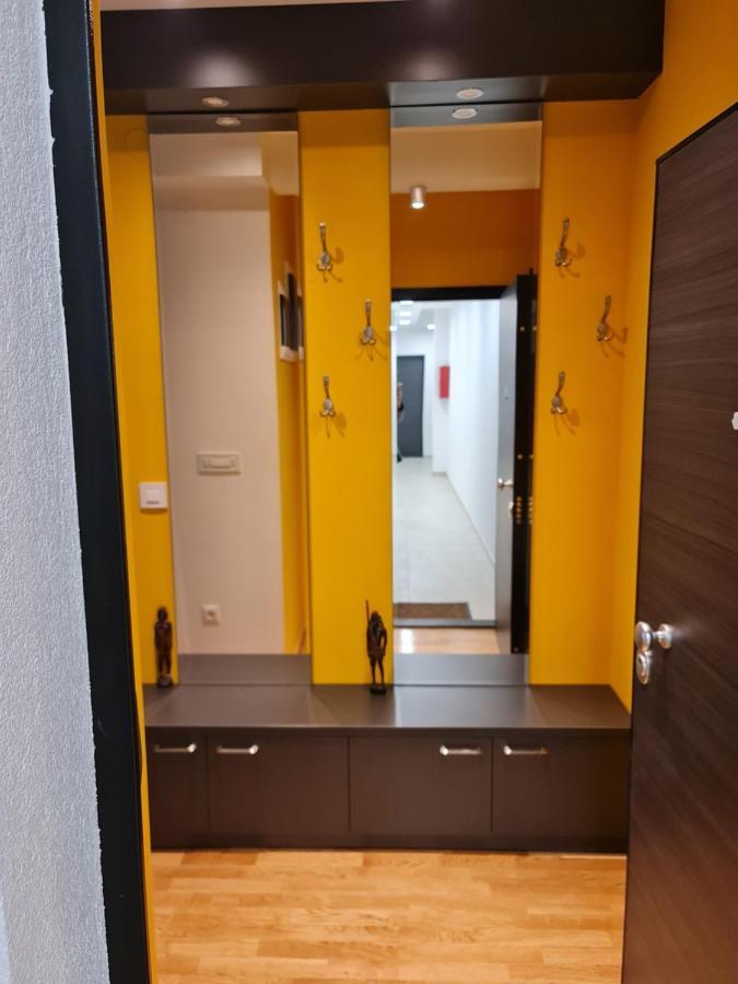 Appartamento Grand Lux Apartman Čačak Esterno foto