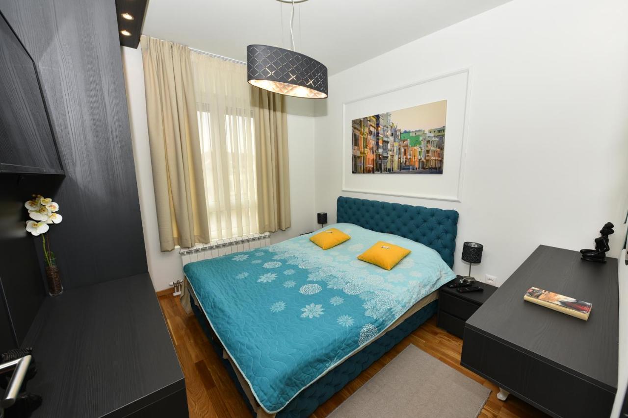 Appartamento Grand Lux Apartman Čačak Esterno foto