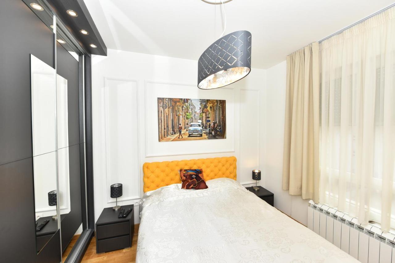 Appartamento Grand Lux Apartman Čačak Esterno foto