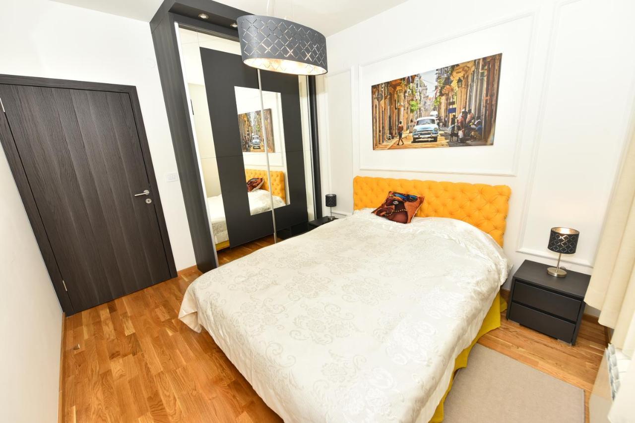 Appartamento Grand Lux Apartman Čačak Esterno foto