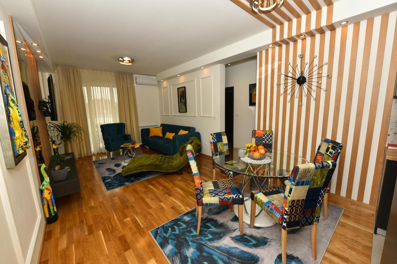 Appartamento Grand Lux Apartman Čačak Esterno foto